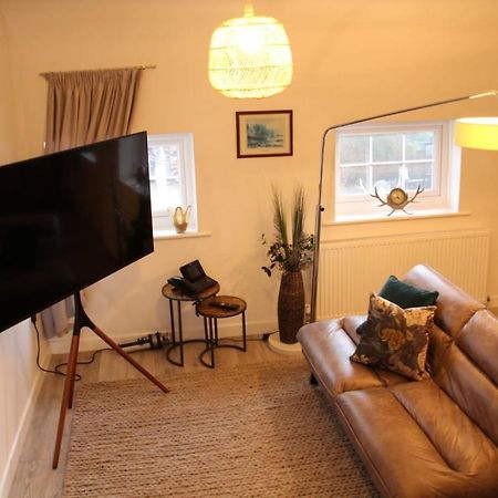 House 1905 - Self Catering Serviced Apartment Tidworth Экстерьер фото