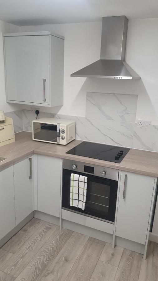 House 1905 - Self Catering Serviced Apartment Tidworth Экстерьер фото