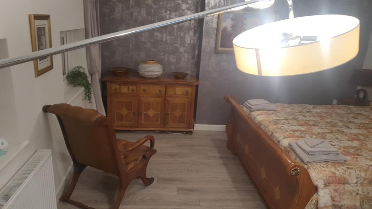 House 1905 - Self Catering Serviced Apartment Tidworth Экстерьер фото