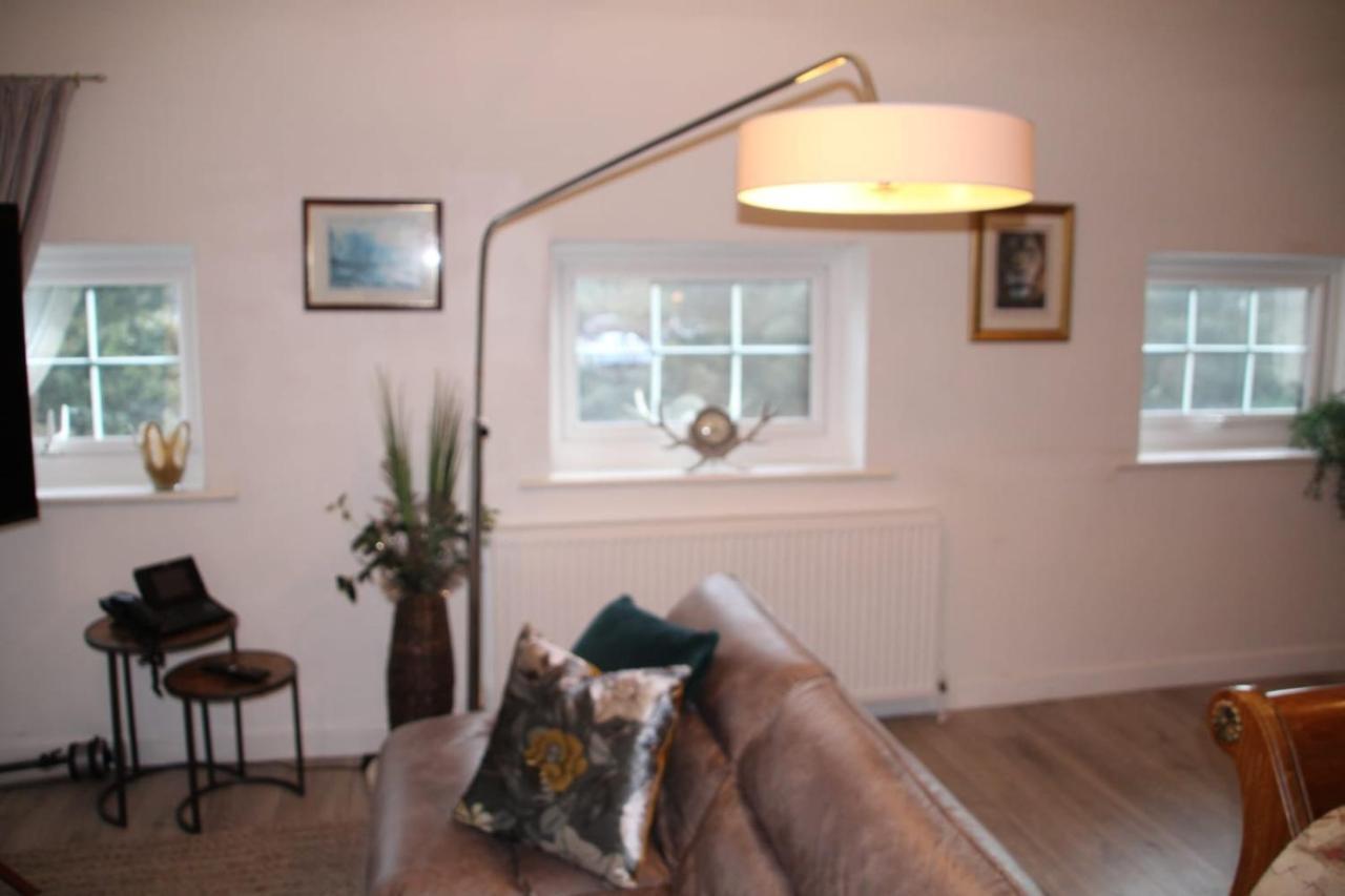 House 1905 - Self Catering Serviced Apartment Tidworth Экстерьер фото