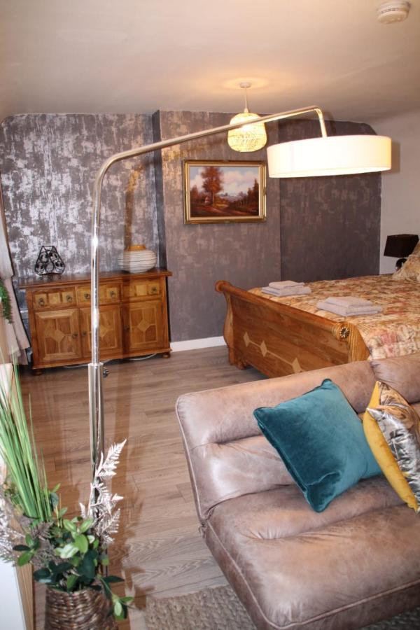 House 1905 - Self Catering Serviced Apartment Tidworth Экстерьер фото