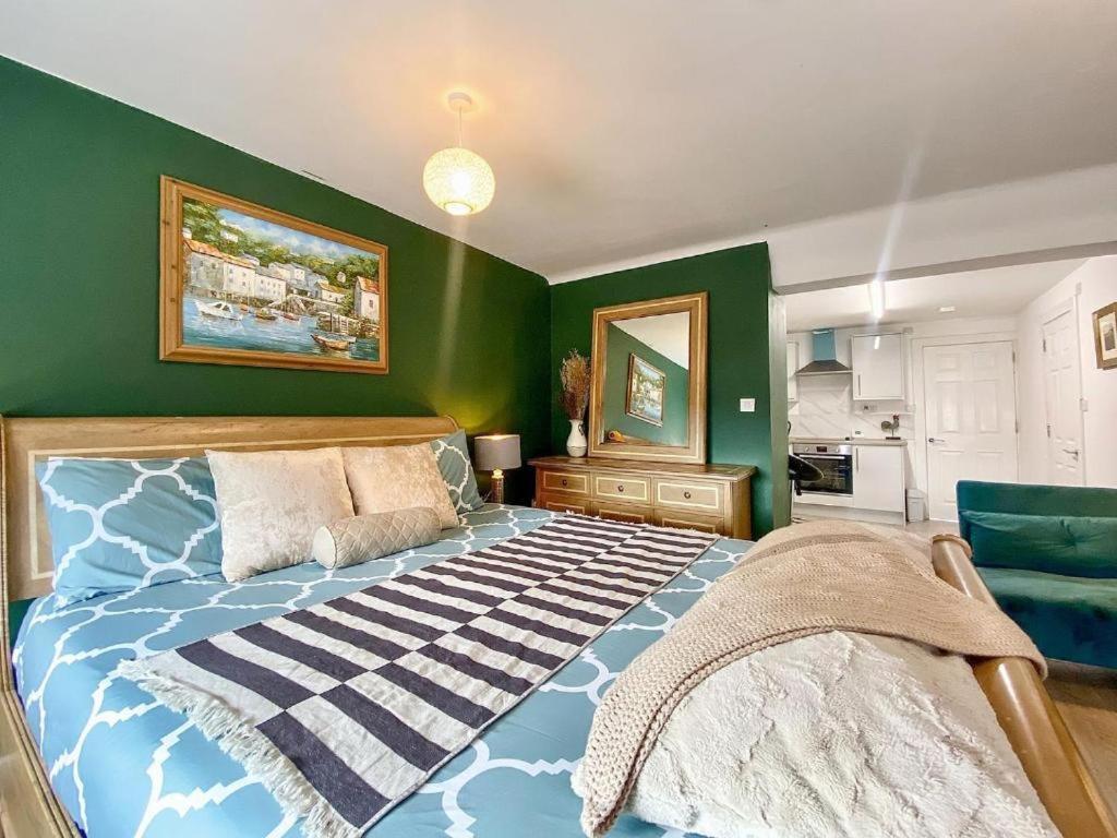 House 1905 - Self Catering Serviced Apartment Tidworth Экстерьер фото