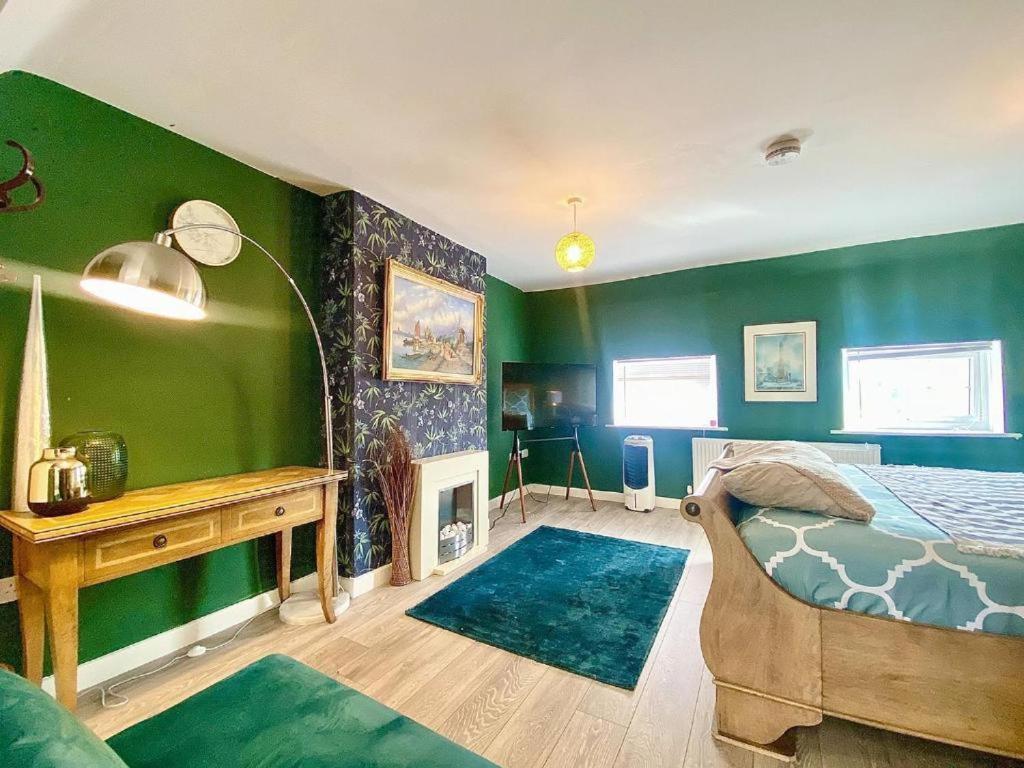 House 1905 - Self Catering Serviced Apartment Tidworth Экстерьер фото
